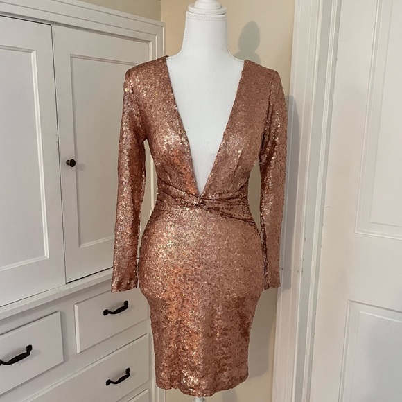 Rose Gold Sequin Cocktail dress plunging v neck sleeves - Picture 4 of 14